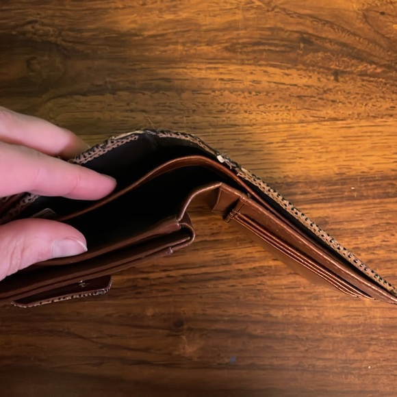 4/$20 | Buxton Brown Wallet - Picture 4 of 7